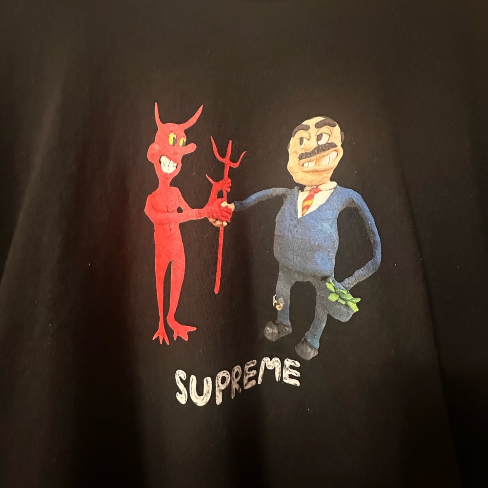 Supreme size large tee